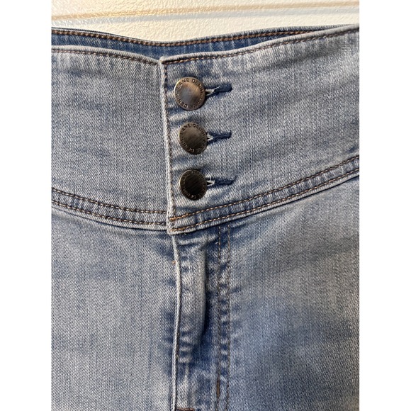 Lane Bryant High Rise Flex Magic Waistband Lace Hem Jeggings Light Wash 18 - Picture 3 of 10